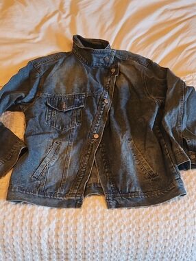 Classic Women's Dark Denim Jean Jacket